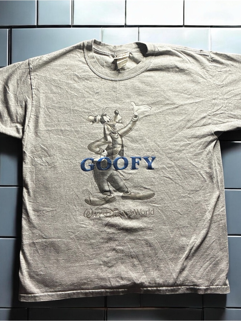 Vintage Disney Goofy Graphic Tee - Light Gray with Blue Lettering